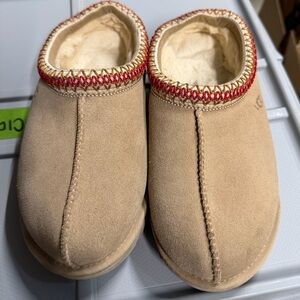 UGG Tasman